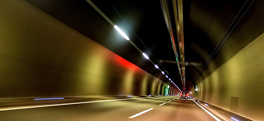 Tunnel effect in the car