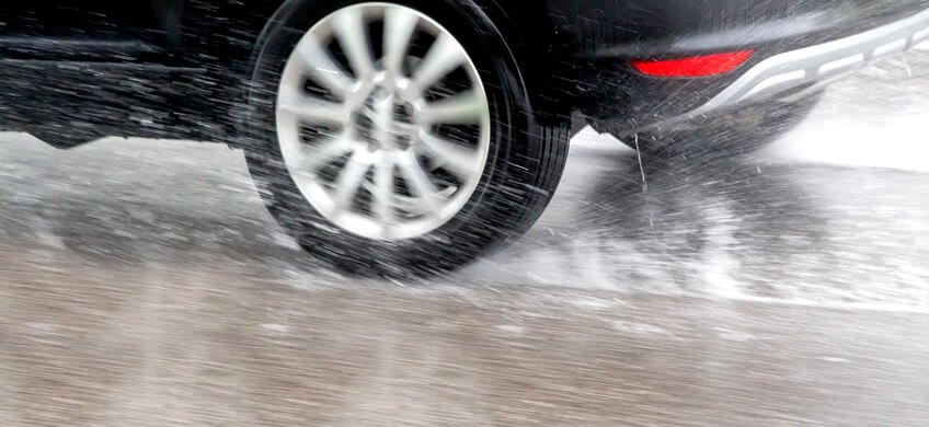 que-es-el-aquaplaning-y-como-se-evita que es el aquaplaning y como se evita
