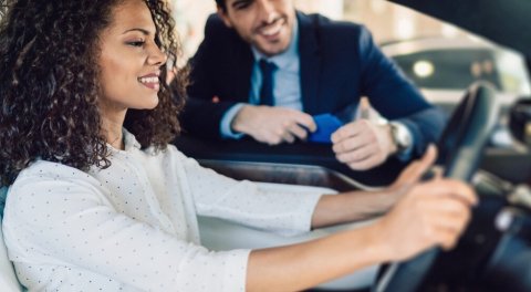 cómo sentarse correctamente en el coche